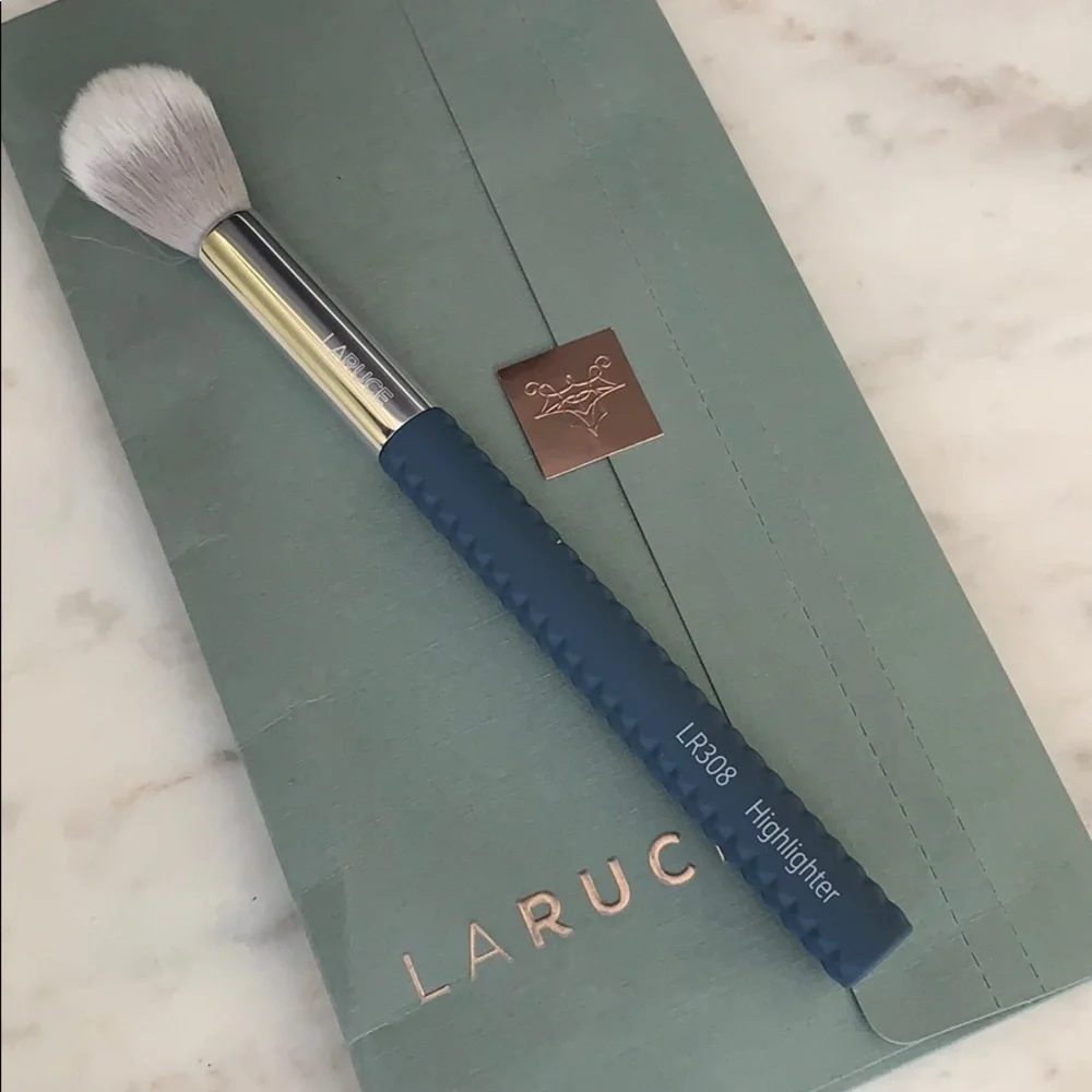 Laruce Essentials Brush Set in Blue